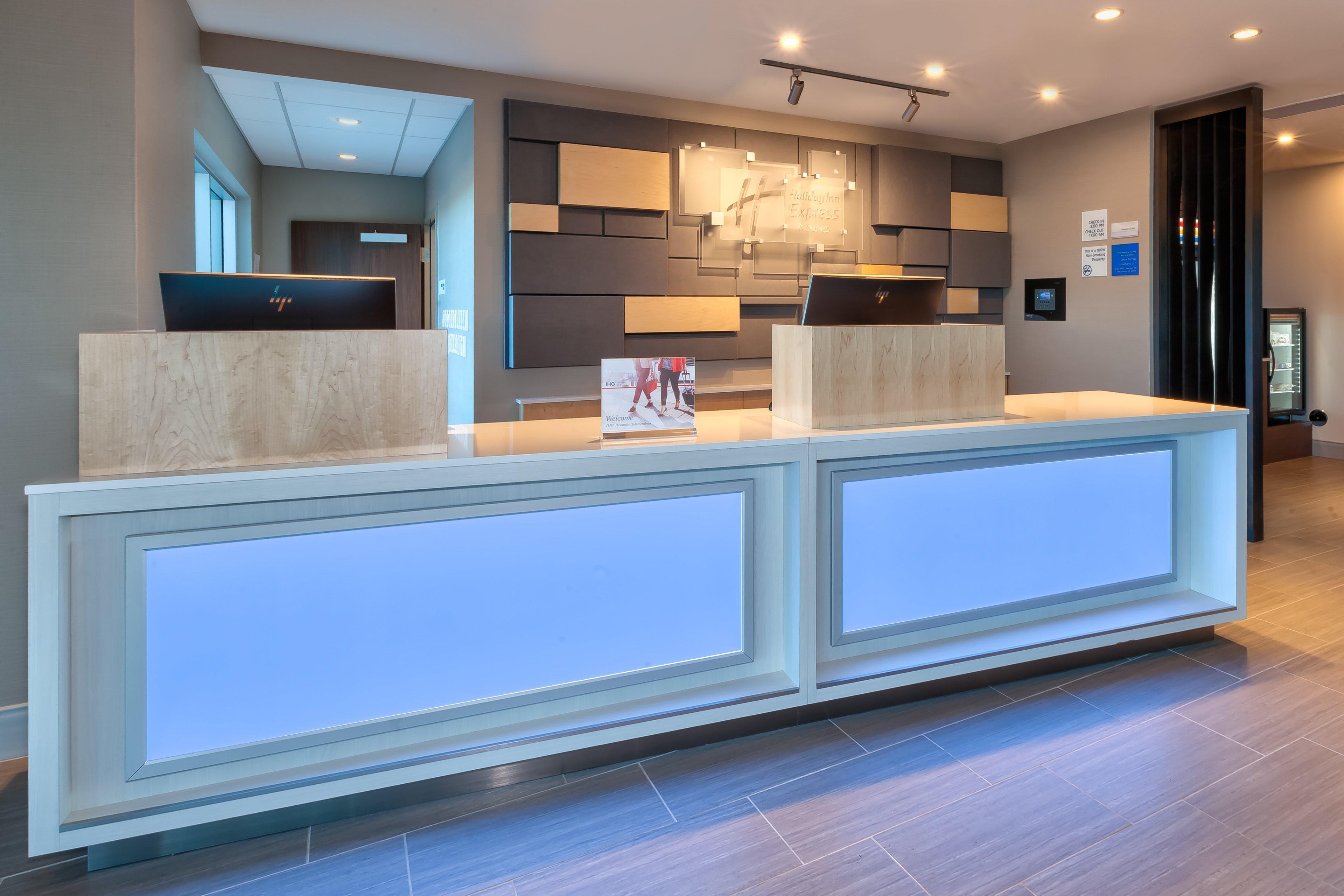 Holiday Inn Express & Suites - Cedar Springs - Grand Rapids N By Ihg Екстериор снимка