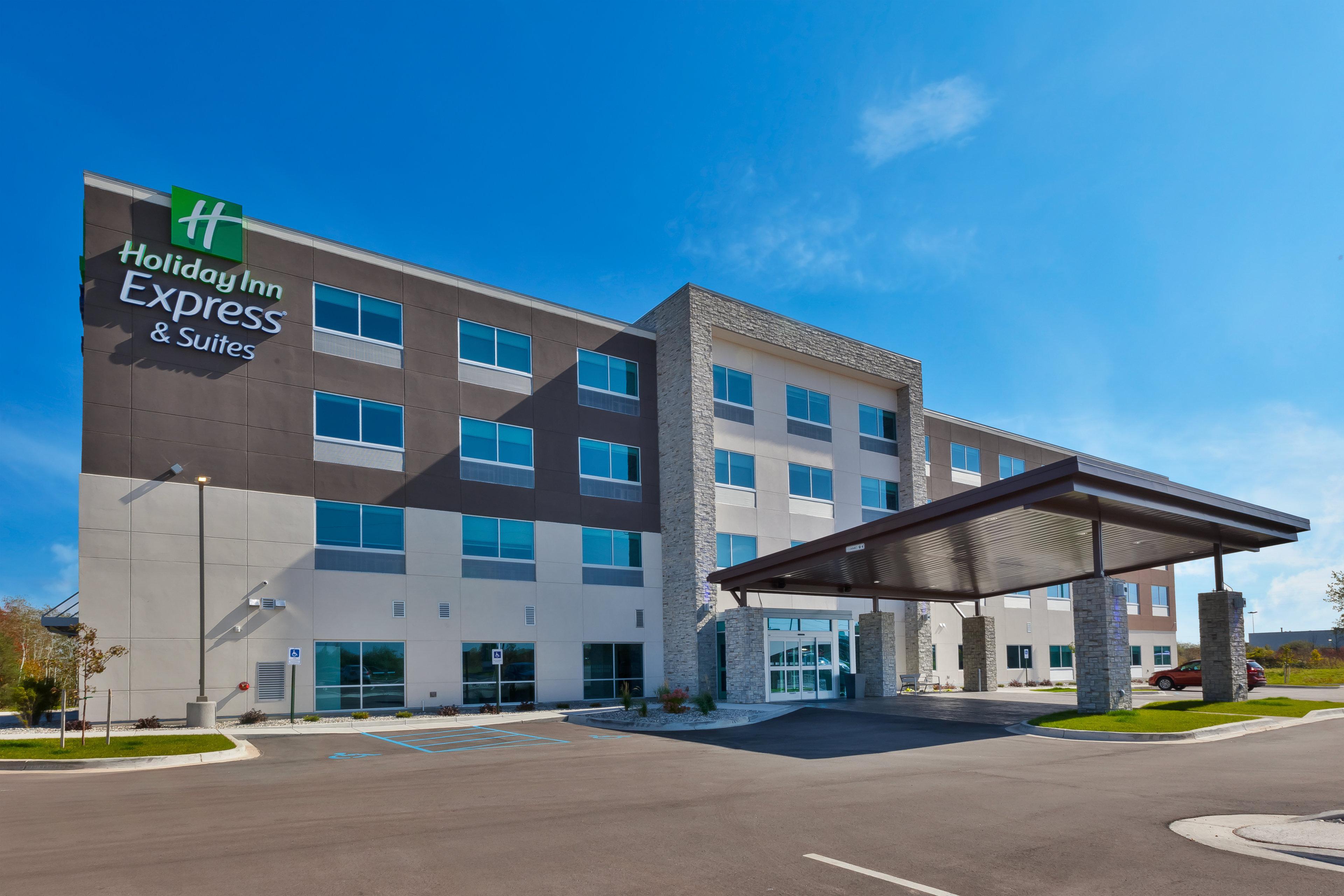 Holiday Inn Express & Suites - Cedar Springs - Grand Rapids N By Ihg Екстериор снимка